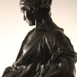 Marinaio in bronzo opera di Achille Alberti (Milano, 12 marzo 1860 – Camnago, 15 luglio 1943)